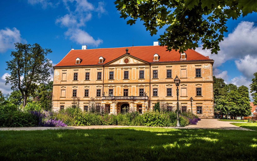 Zámek v Jemnici je postupně obnovovaný. Foto Josef Skoumal.