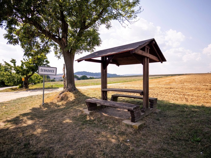 Zastavte se nad Šebkovicemi a kochejte se výhledem do kraje. Foto Bára Jahodová.