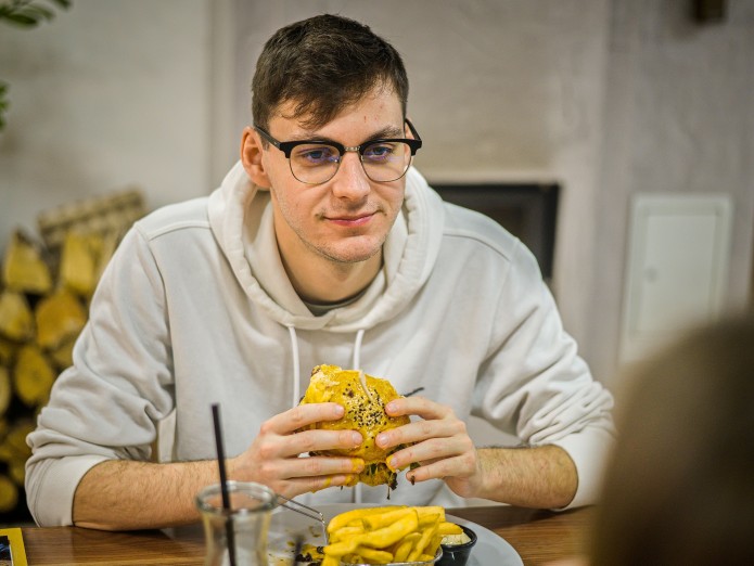 Příjemné prostředí vytváří vnitřní i venkovní posezení. Foto Vít Bláha.