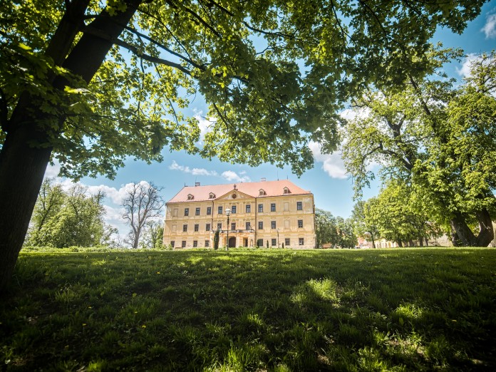 Jemnický zámek se pozvolna probouzí k životu. Foto Vít Bláha.