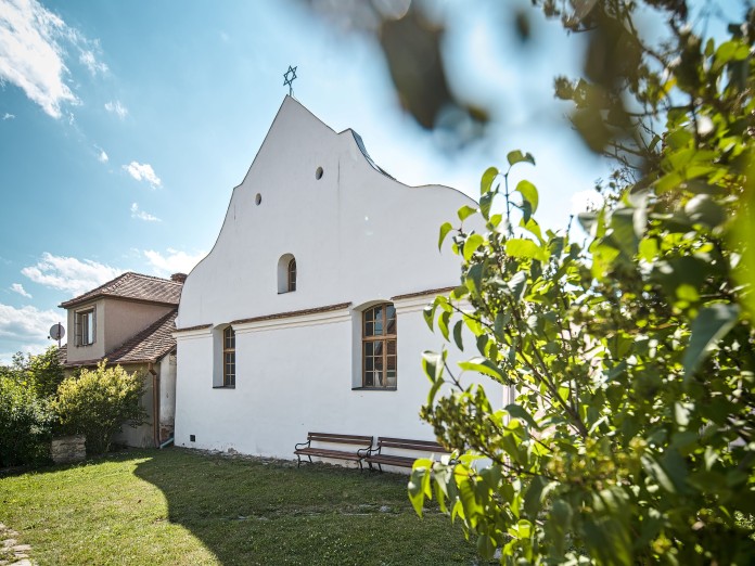 Police měla také židovské obyvatelstvo. Nedávno byla zpřístupněna unikátní venkovská synagoga. Foto 