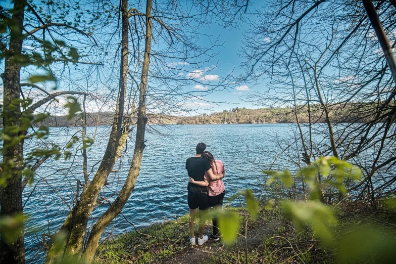 Od zříceniny hradu Čalonice se otevírají hezké pohledy na Dalešickou přehradu. Foto Vít Bláha.