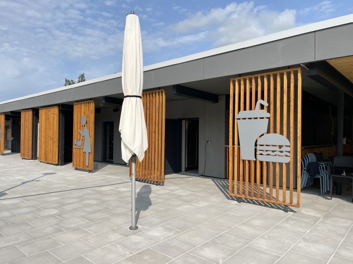 Občerstvení zajišťuje pool bar. Foto Archiv města Třebíče.
