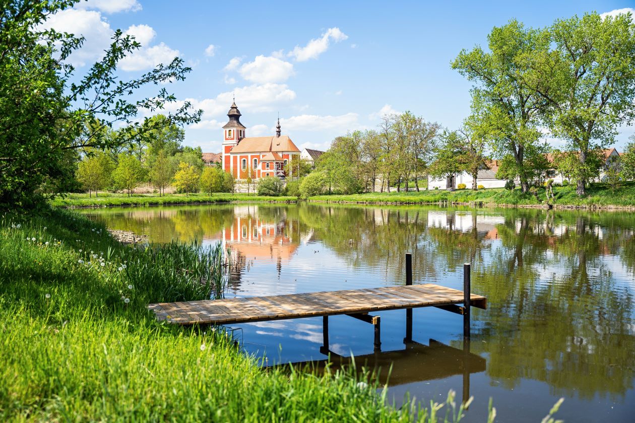 kostel sv. Kateřiny ve Slavíkovicích