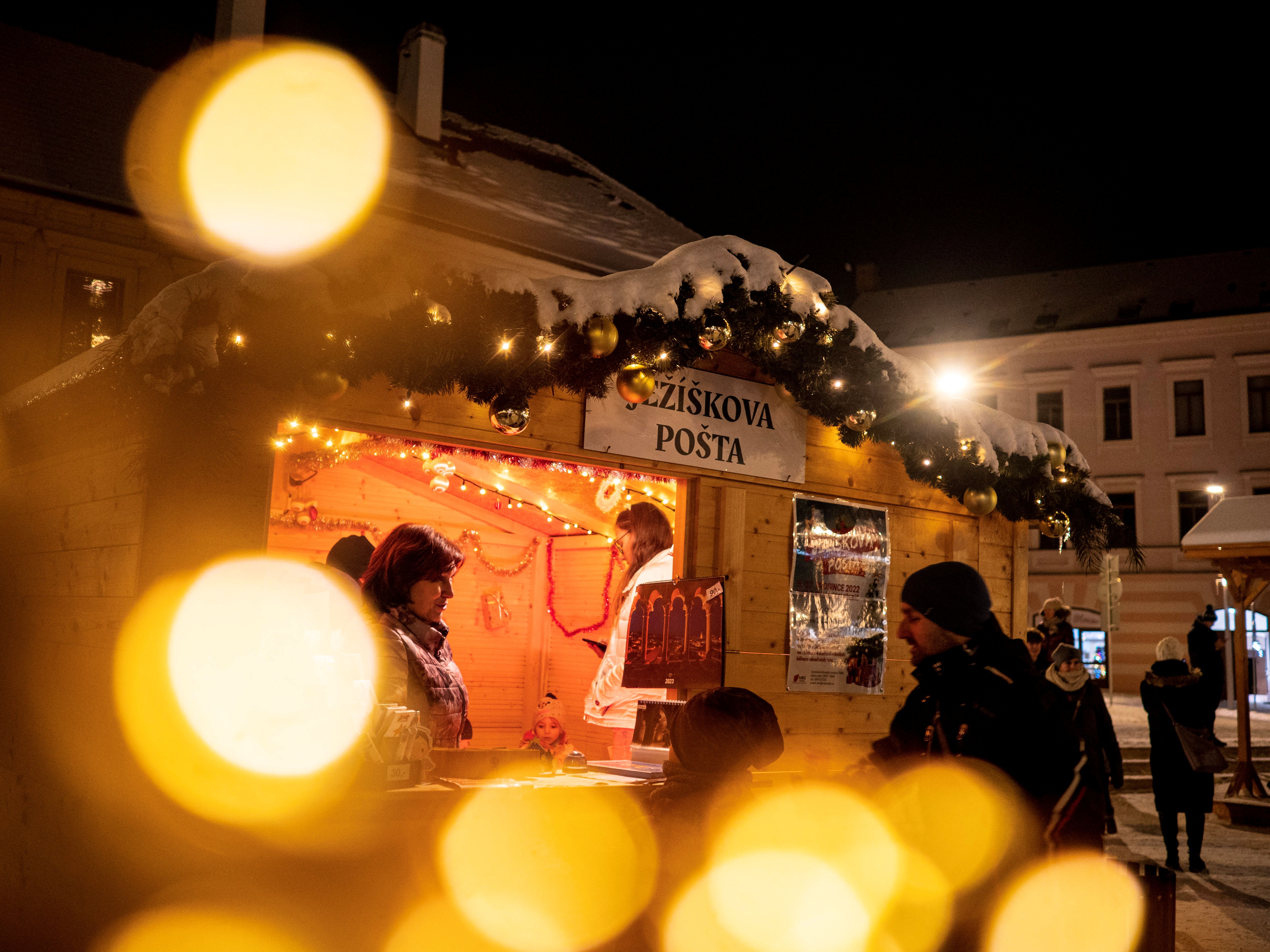 Dopis Ježíškovi mohou napsat děti v Třebíči na informačním centru na Karlově náměstí až do 14. prosince. Dopis Ježíškovi mohou napsat děti v Třebíči na informačním centru na Karlově náměstí až do 14. prosince.