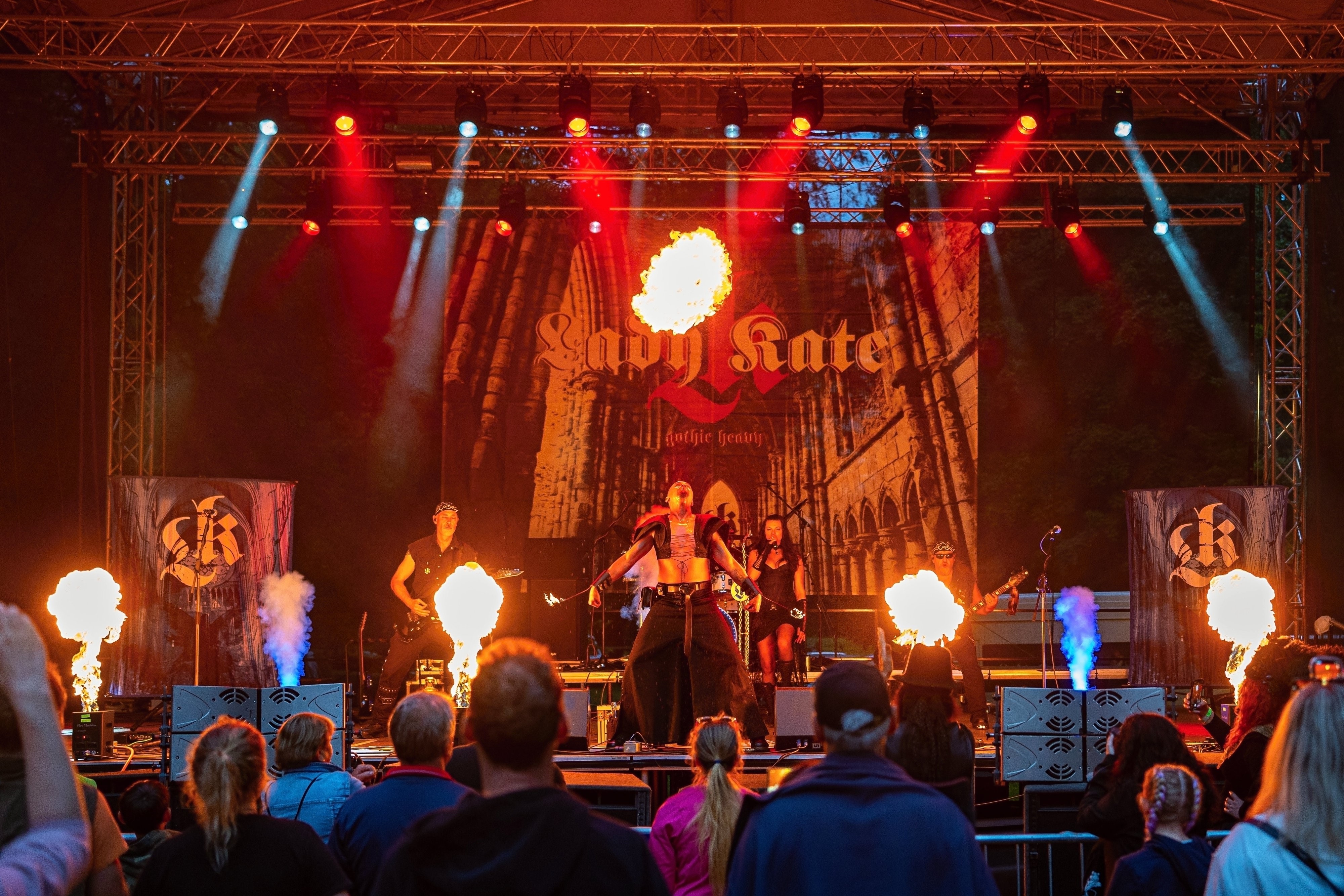 Sobotní program zakončí ohňová show. Foto David Baštář. 