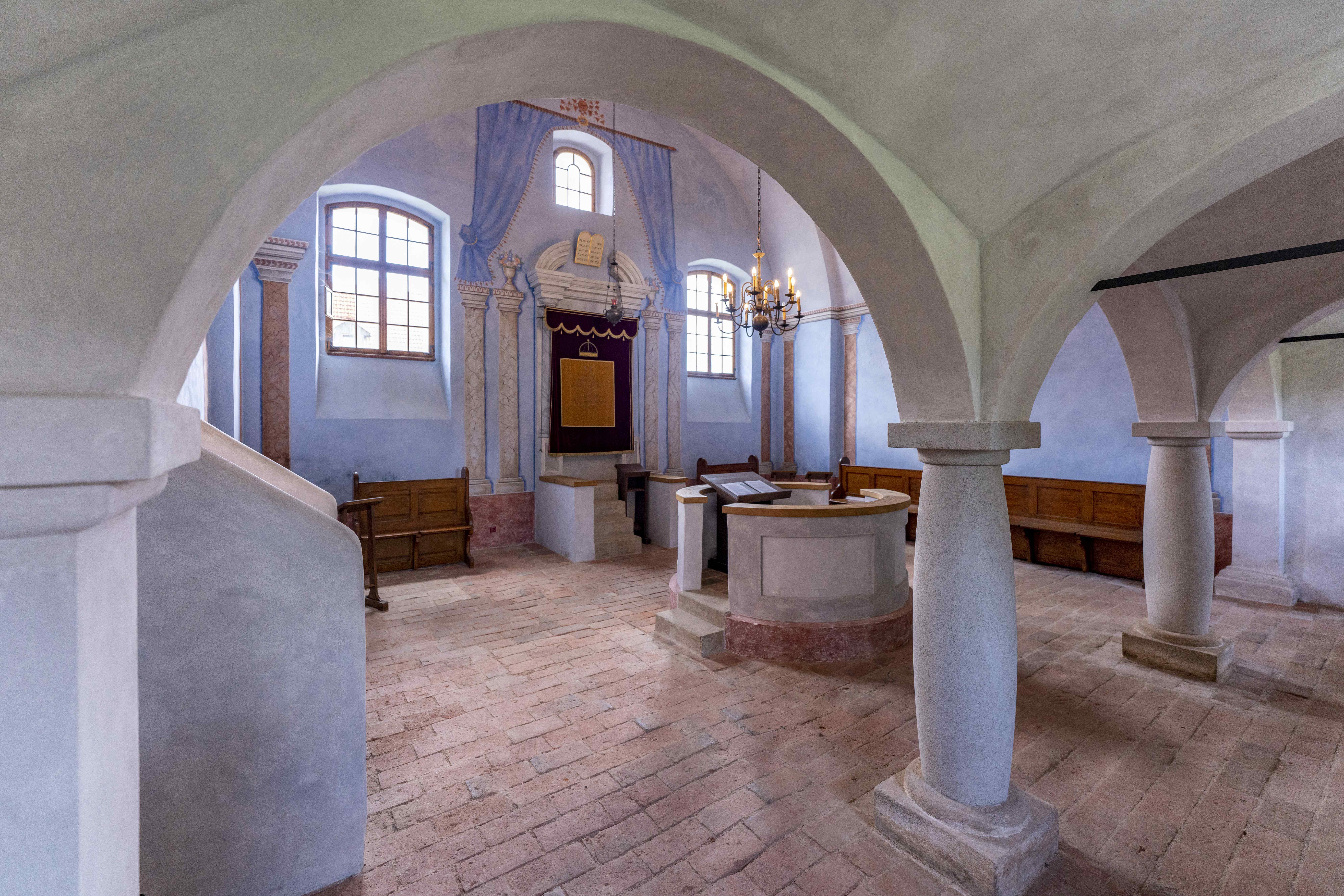 Kromě zámku můžete v Polici navštívit synagogu. Foto Roman Šulc. 